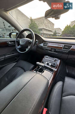 Седан Audi A8 2013 в 
