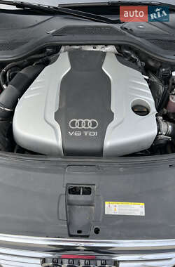 Седан Audi A8 2010 в 