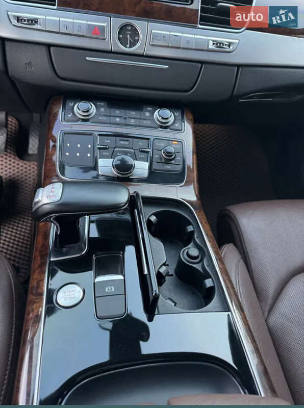 Седан Audi A8 2012 в Дніпрі
