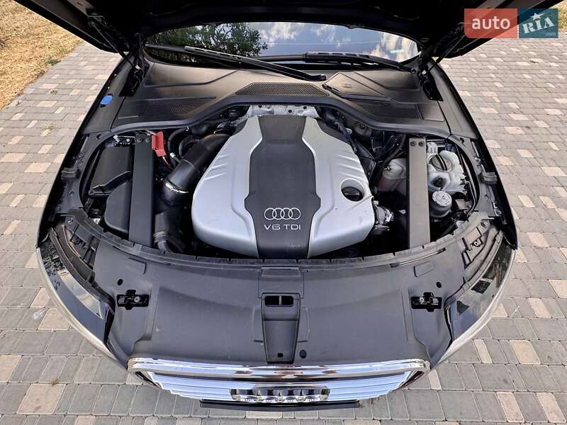 Седан Audi A8 2011 в Одессе