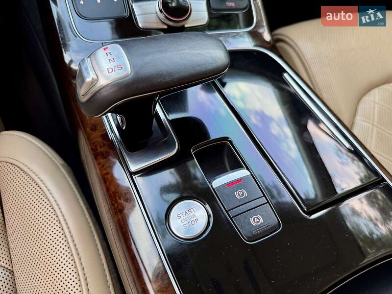 Седан Audi A8 2011 в Одессе