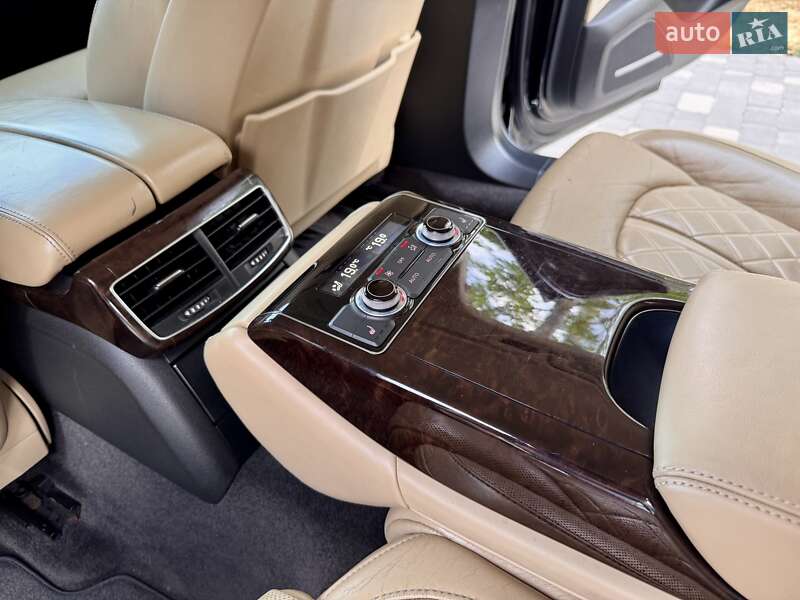 Седан Audi A8 2011 в Одессе