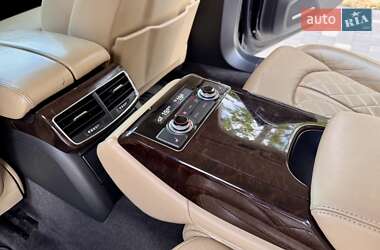 Седан Audi A8 2011 в 