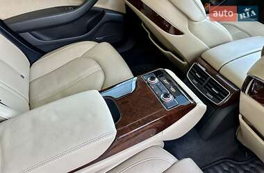 Седан Audi A8 2012 в 