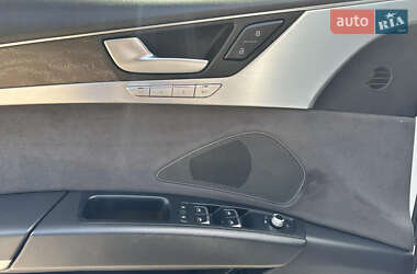 Седан Audi A8 2015 в 