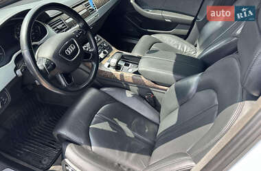 Седан Audi A8 2015 в 
