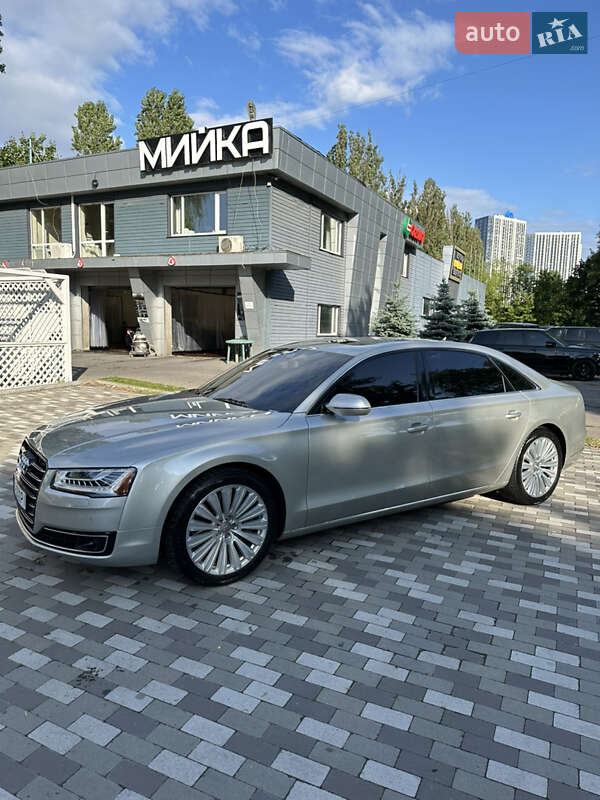 Седан Audi A8 2014 в Киеве