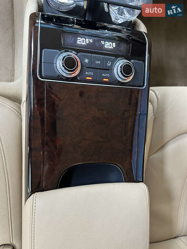 Седан Audi A8 2014 в Киеве