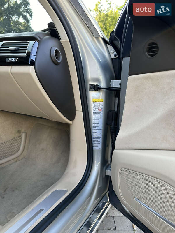 Седан Audi A8 2014 в Киеве