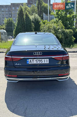 Седан Audi A8 2021 в 
