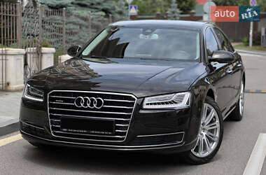 Седан Audi A8 2017 в 