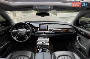 Седан Audi A8 2017 в 