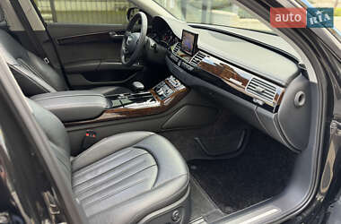 Седан Audi A8 2017 в 