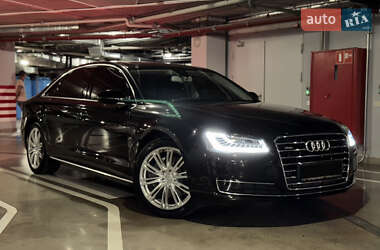 Седан Audi A8 2017 в 