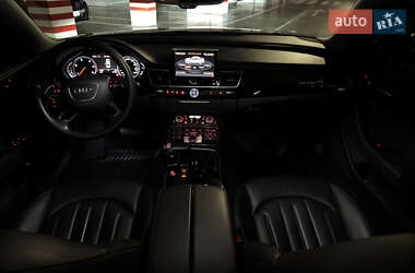 Седан Audi A8 2017 в 
