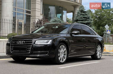 Седан Audi A8 2017 в 