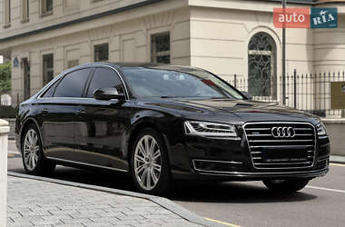 Седан Audi A8 2017 в 
