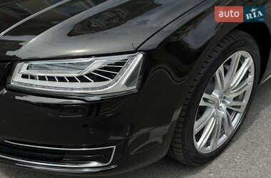 Седан Audi A8 2017 в 