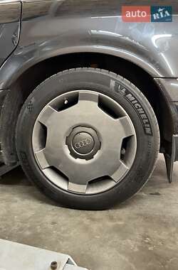 Седан Audi A8 2001 в 