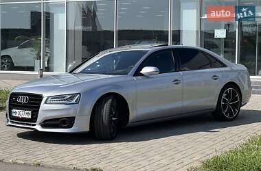 Седан Audi A8 2015 в 