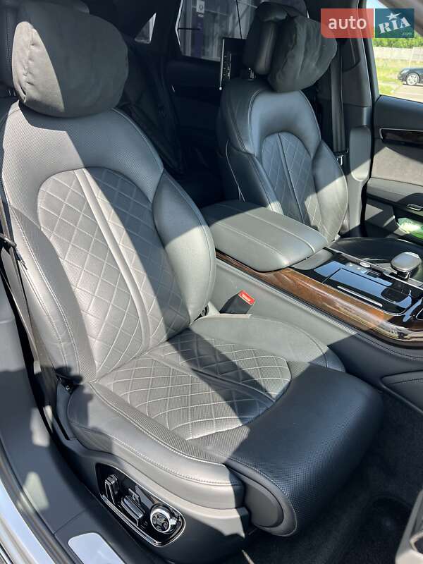 Седан Audi A8 2015 в Одессе