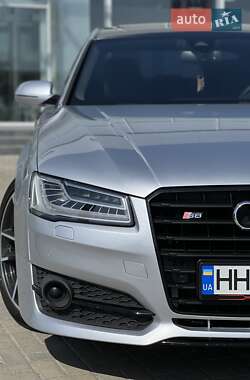 Седан Audi A8 2015 в 