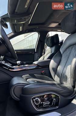 Седан Audi A8 2015 в 