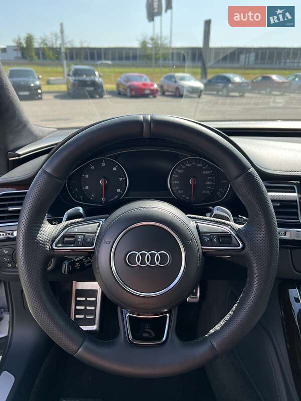 Седан Audi A8 2015 в Одессе