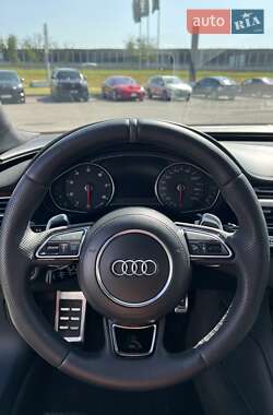Седан Audi A8 2015 в 
