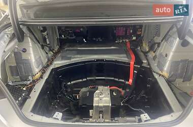 Седан Audi A8 2015 в 