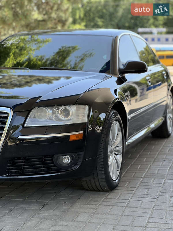 Седан Audi A8 2005 в Днепре