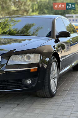 Седан Audi A8 2005 в 