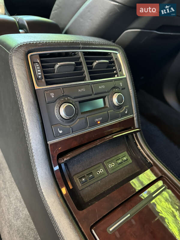 Седан Audi A8 2005 в Днепре