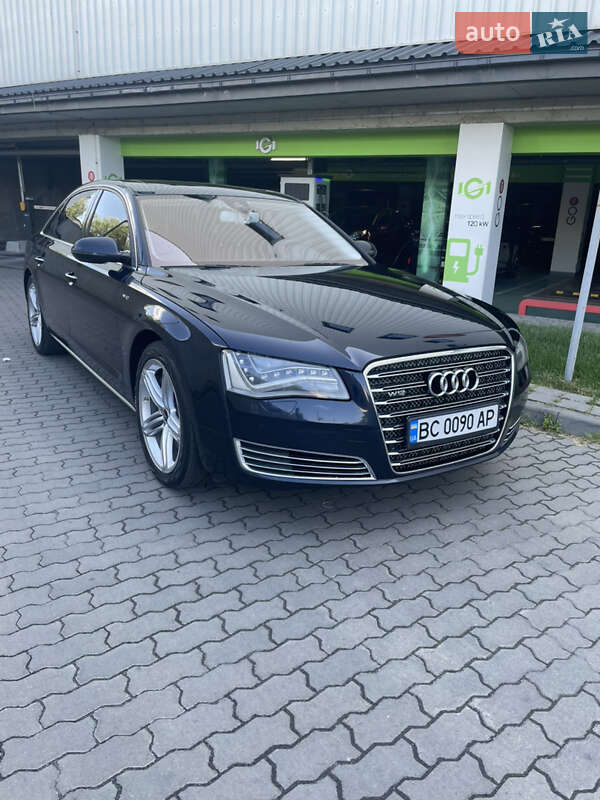 Седан Audi A8 2012 в 