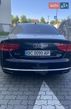 Седан Audi A8 2012 в 