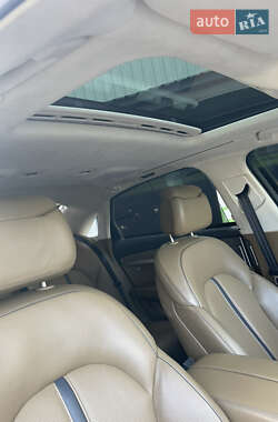 Седан Audi A8 2012 в 