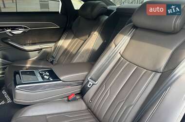 Седан Audi A8 2021 в 