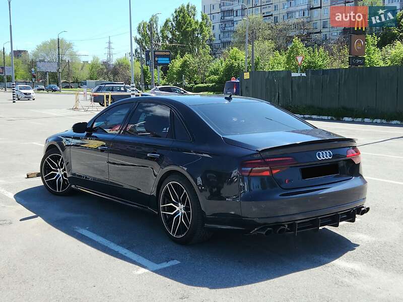 Седан Audi A8 2016 в Днепре