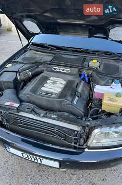 Седан Audi A8 2001 в 