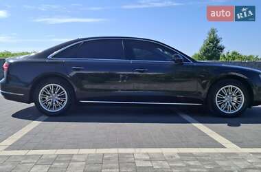Седан Audi A8 2017 в 