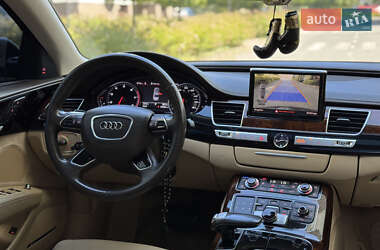Седан Audi A8 2013 в 