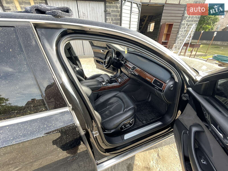 Седан Audi A8 2011 в Ивано-Франковске