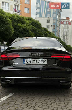 Седан Audi A8 2017 в 