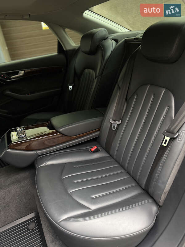 Седан Audi A8 2017 в Івано-Франківську