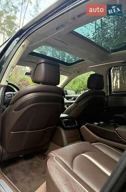 Седан Audi A8 2016 в 