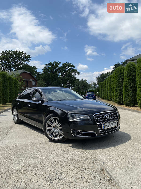 Седан Audi A8 2012 в 