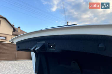 Седан Audi A8 2011 в 