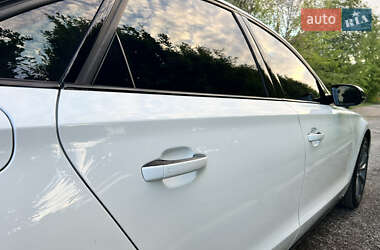 Седан Audi A8 2011 в 