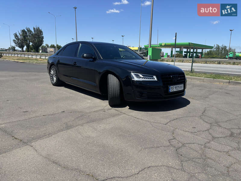 Седан Audi A8 2015 в Миколаєві