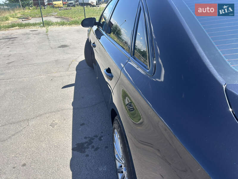 Седан Audi A8 2015 в Миколаєві